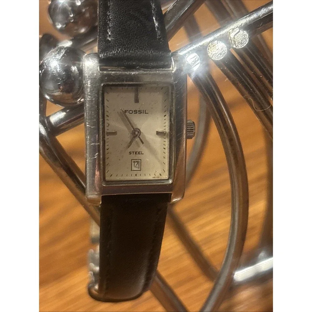 Fossil Steel Watch FS-2571 Womens Date 20mm Case Black Leather Bracelet Quartz